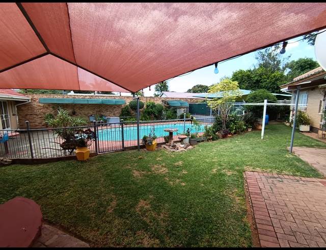 4 BEDROOM HOUSE FOR SALE IN PROTEA PARK
